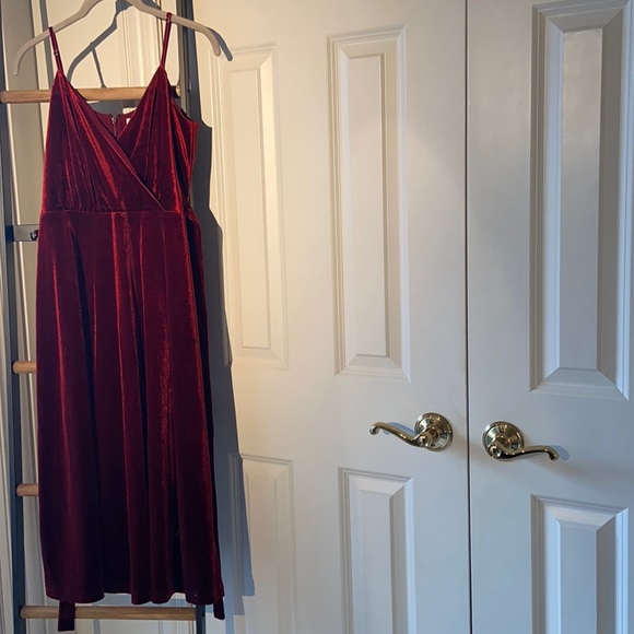 Ali & Jay Rich Red Empire Waist Midi Dress - Picture 1 of 5